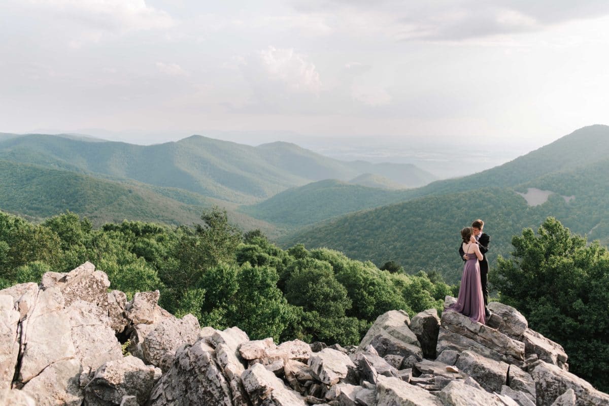 Engagement photo locations in Virginia Blue Ridge mountains.