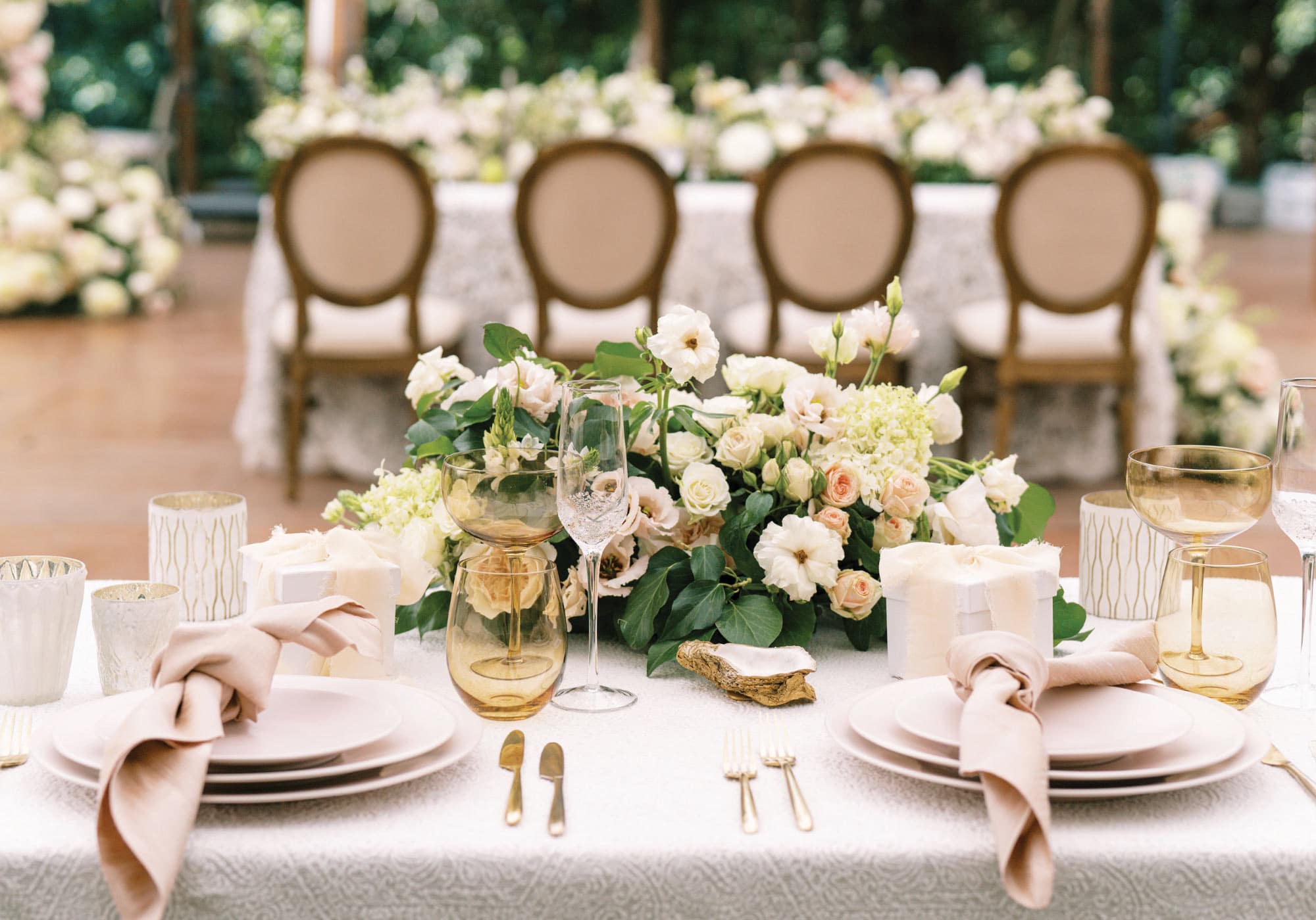 The Clifton Inn styled wedding shoot, Photography by Hana Gonzalez, Styled by Karen Duckett Events, Flowers by Floral & Bloom