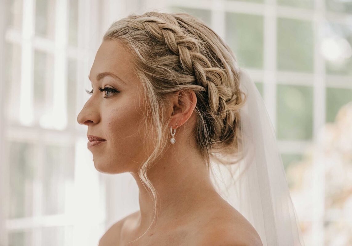 bride hair detail