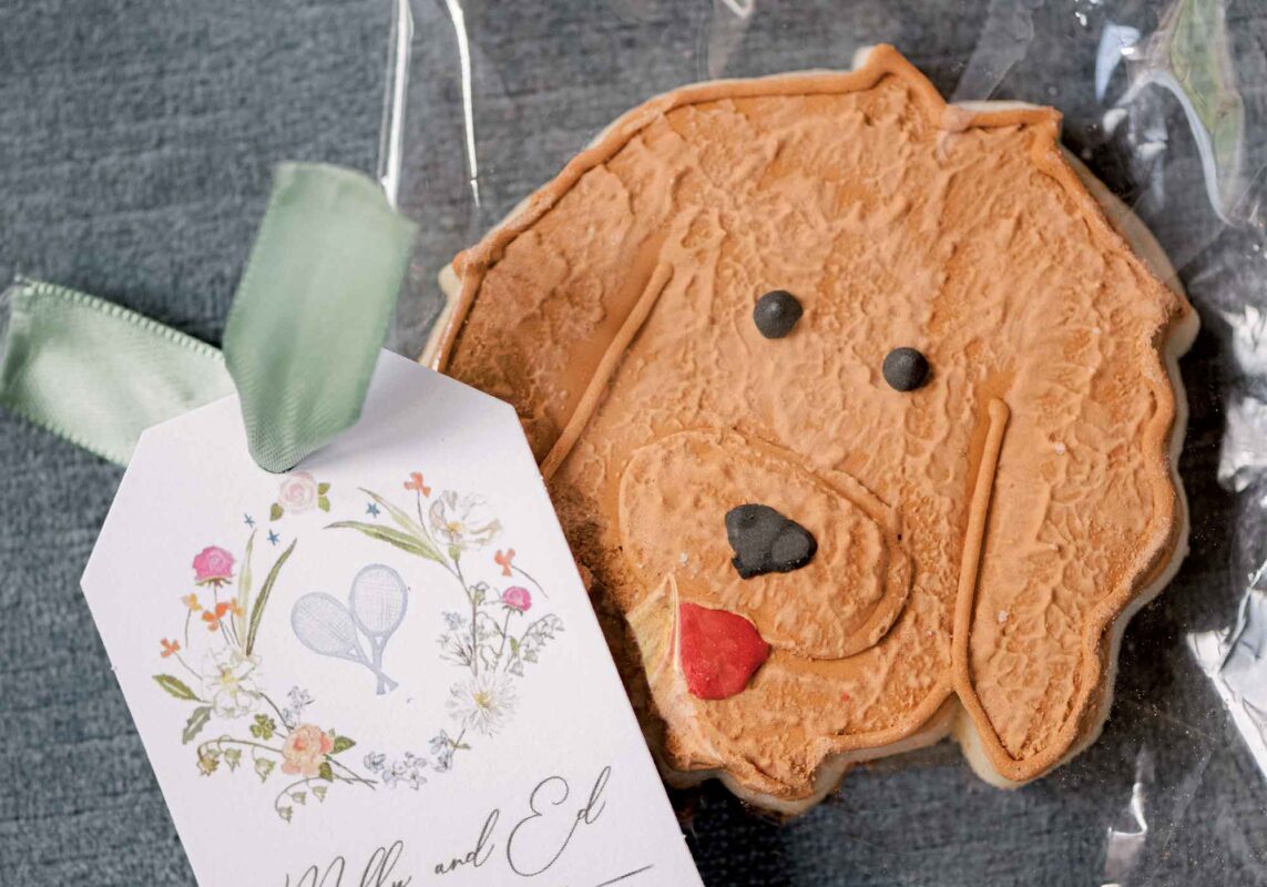 wedding reception personal touch, dog cookie, wedding favor