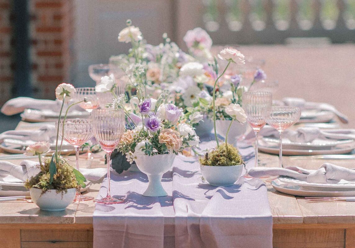vintage wedding, purple wedding flowers, antique wedding decor, peach wedding flowers, vintage champagne glasses